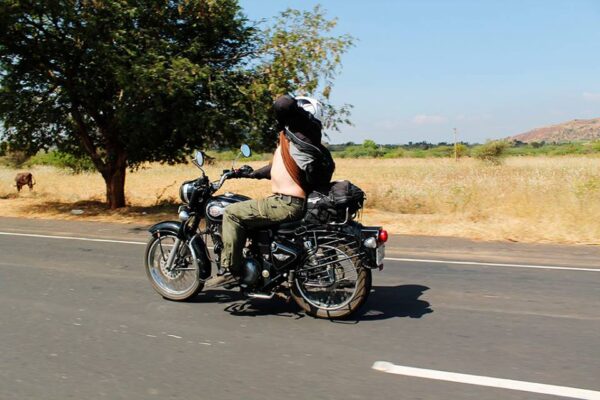 Epices, temples et Royal Enfield