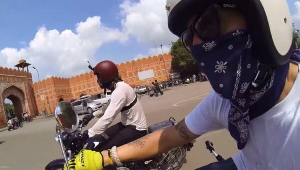 Nouvelle video de GoPro, en vedette Alex Chacon, Royal Enfield et Vintage Rides!