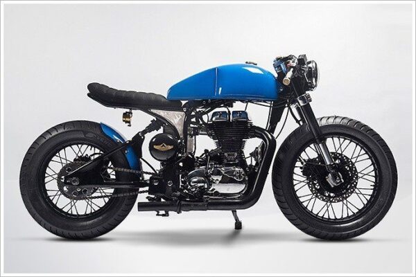 Essai de la Royal Enfield Street racer de Tendance Roadster :