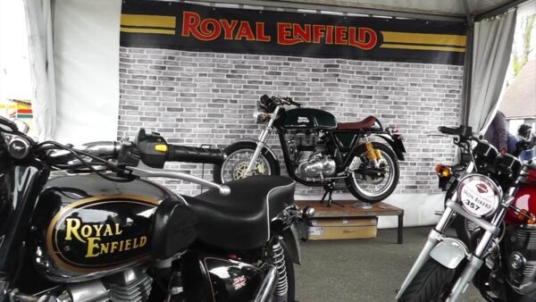 Ophélie et le nouveau  »Corner Vintage »