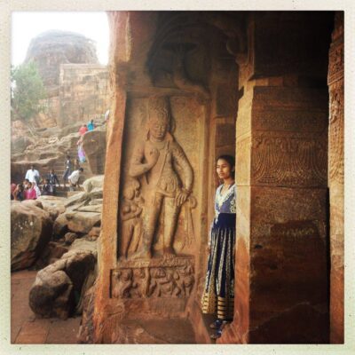badami grottes sculptees dieu art religieux