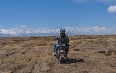 Etre passagere sur un voyage moto en Inde