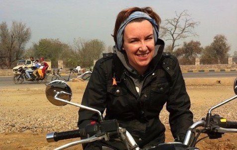 De l’Inde à Bali, Nancy explore l’Asie en Royal Enfield