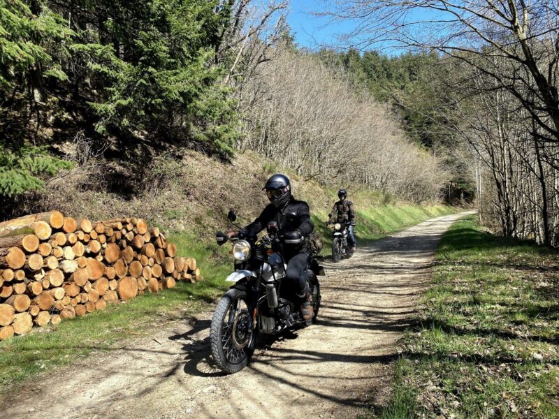 Exploration tour