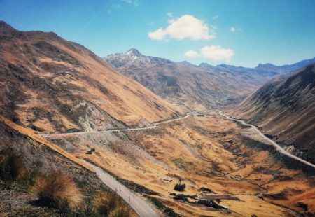 <h2>L’arrivée à Cusco et la visite le lendemain des ruines incas de Mauk’allaqta</h2>

Rouler en pleine vallée sacrée des Incas, c’est comme réaliser un rêve ! Beaucoup de choses à voir sur le chemin, toujours en empruntant des pistes sublimes. 